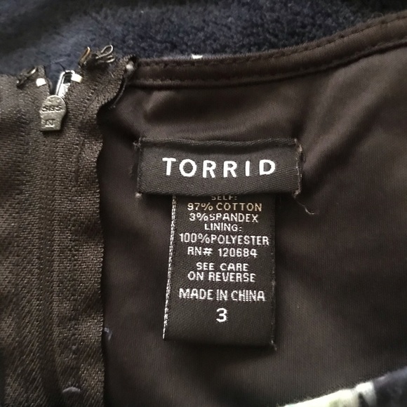 Torrid size 2 keyhole peplum floral top - Picture 3 of 3